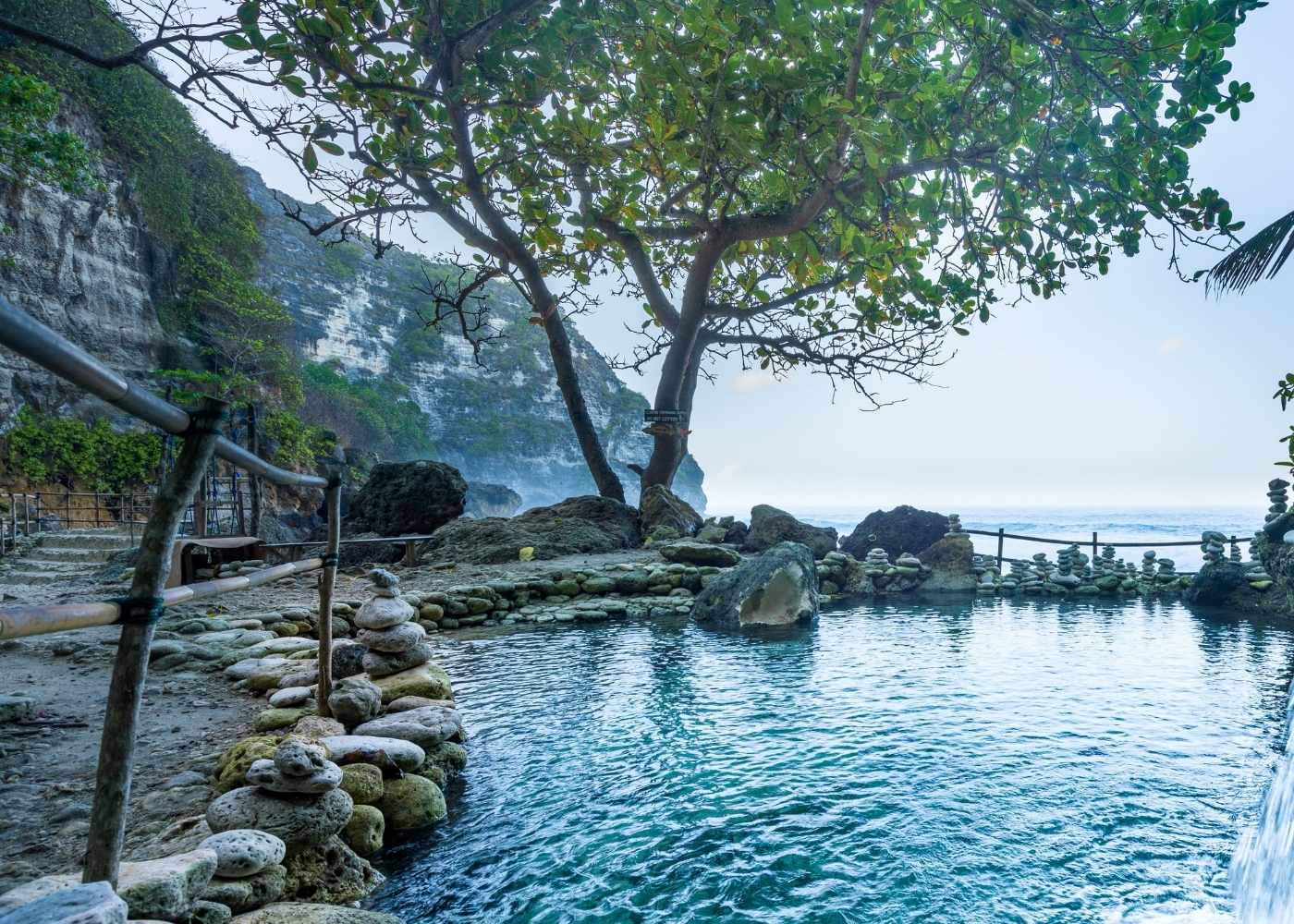 Plages Uluwatu Bukit Bali falaise