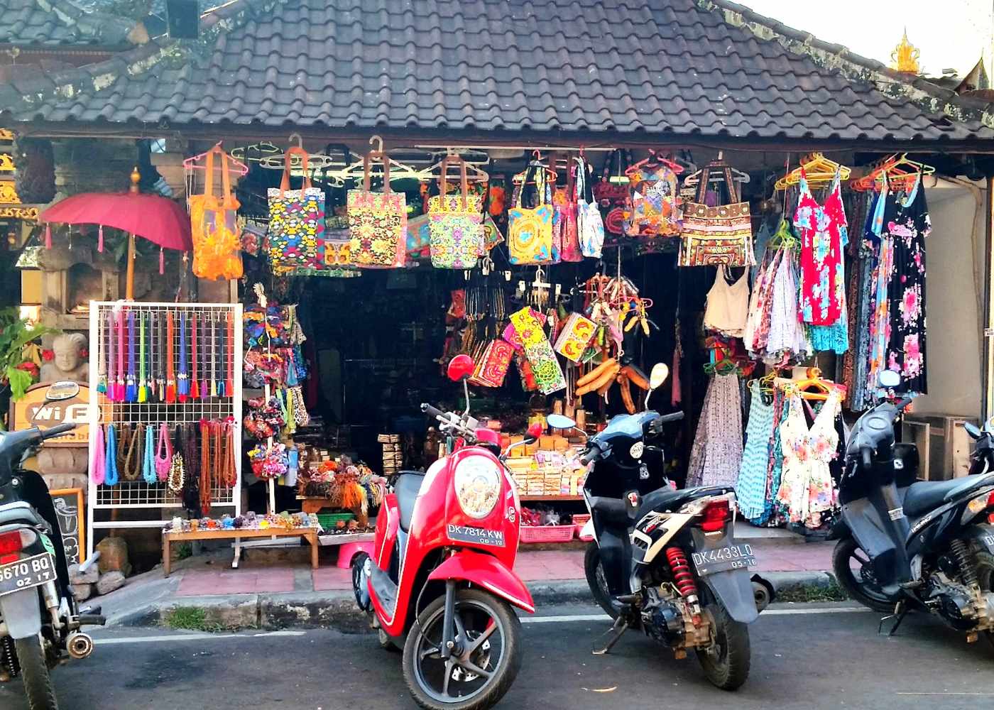 Route Bali dos-d-âne circulation dense